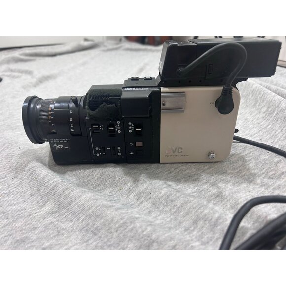 JVC Color Video Camera with TV Zoom Lens Model GX-N7U - Picture 7 of 9